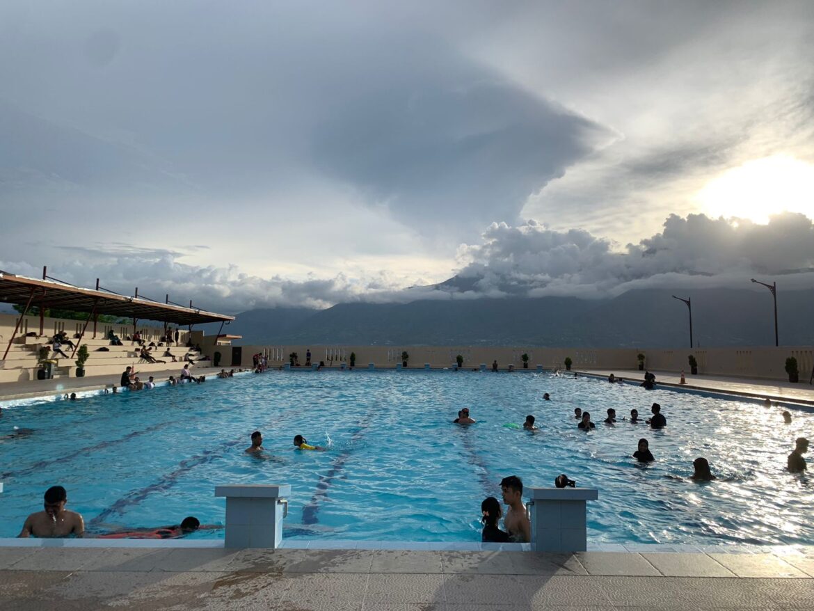 Paluabara Tempat Berenang Favorit Anak Muda Palu, Ada Kelas Renang Untuk Pemula